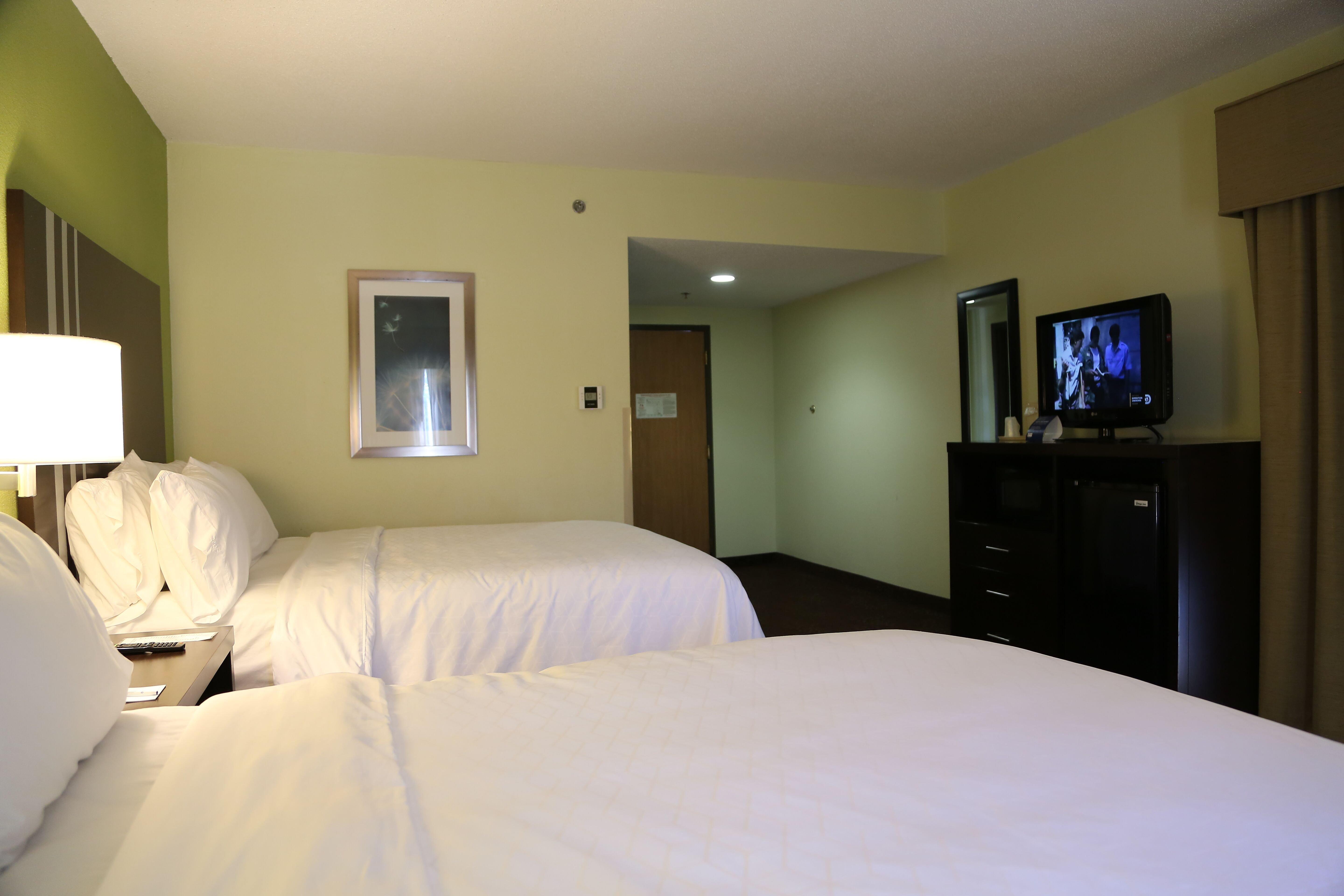 Holiday Inn Express Hotel & Suites Cleveland - Ms By Ihg Eksteriør billede