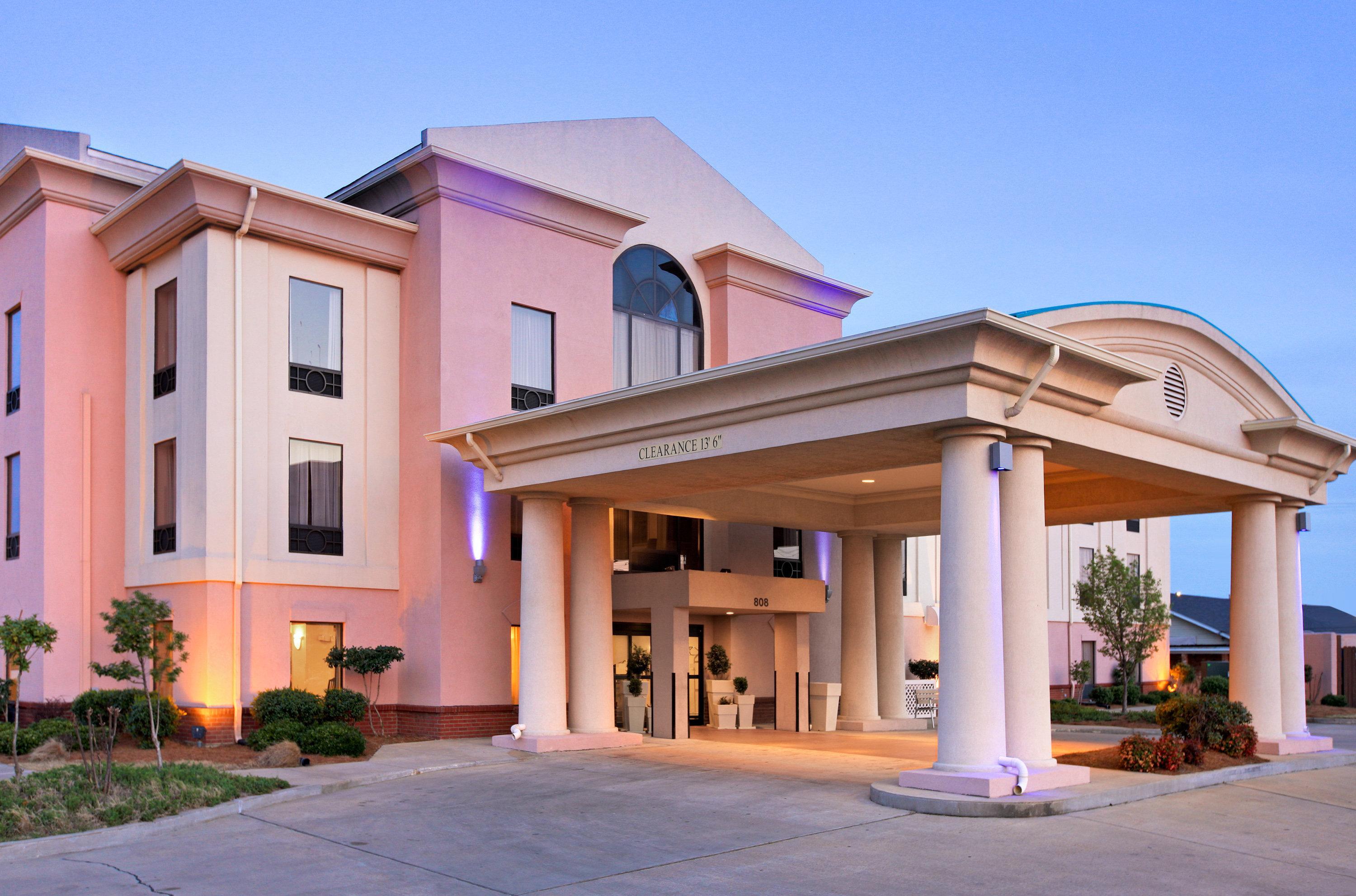 Holiday Inn Express Hotel & Suites Cleveland - Ms By Ihg Eksteriør billede