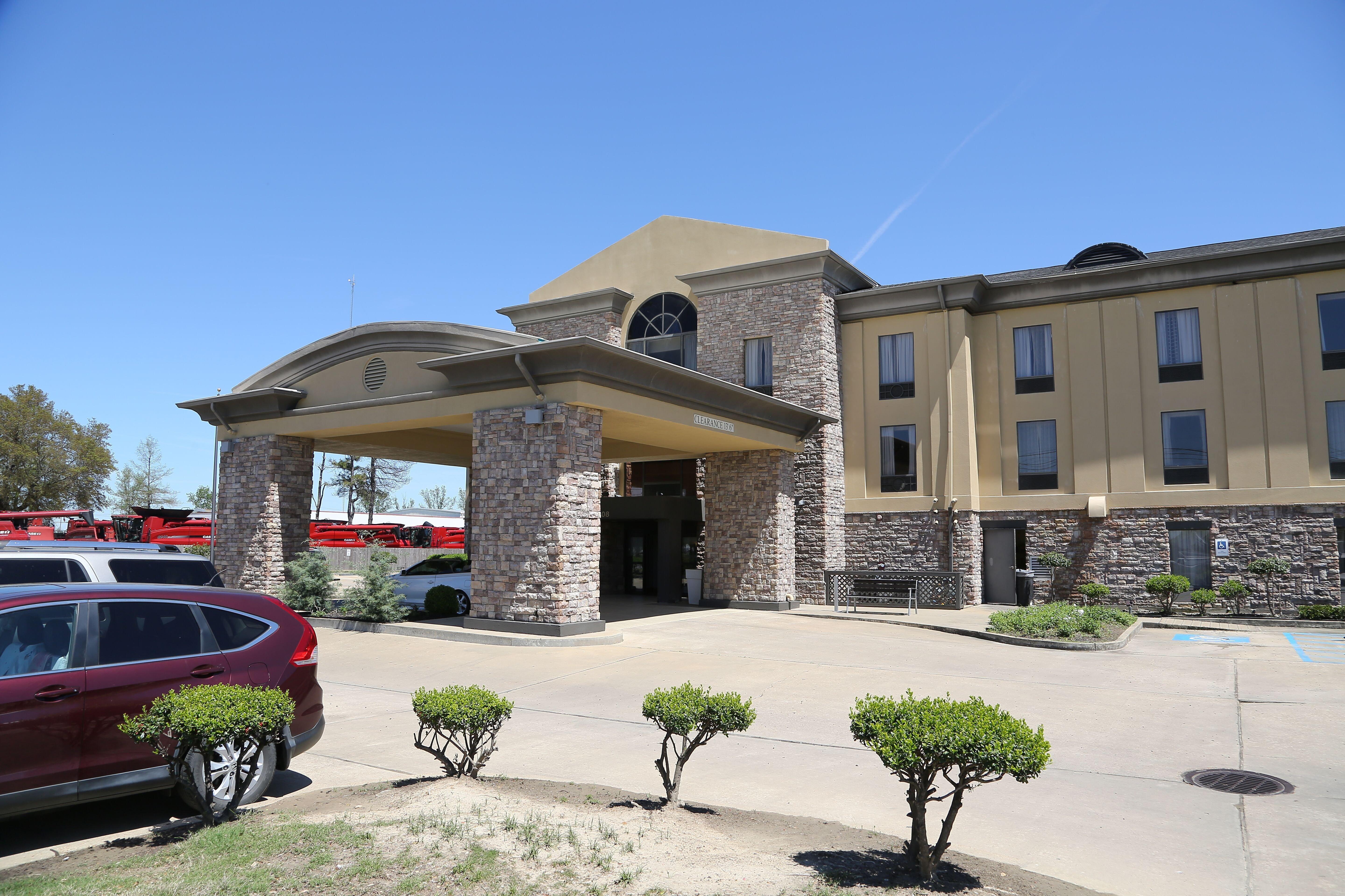 Holiday Inn Express Hotel & Suites Cleveland - Ms By Ihg Eksteriør billede