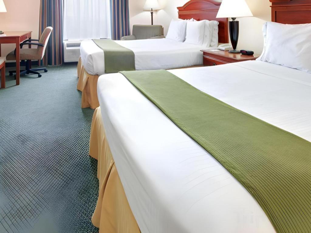 Holiday Inn Express Hotel & Suites Cleveland - Ms By Ihg Eksteriør billede